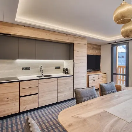 Turquoise Apartment *